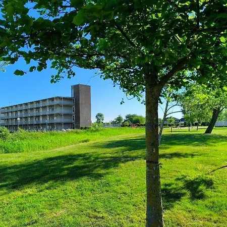 Rustig In Groene Omgeving Nabij Zee, Met Terras - Park Atlantis Appartamento De Haan
